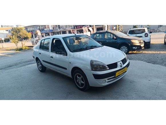 RENAULT CLİO 2006 MODEL DARBESİZ..