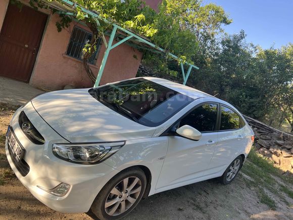Sahibinden Hyundai Accent Blue 1.6 CRDI Mode Plus 2014 Model 