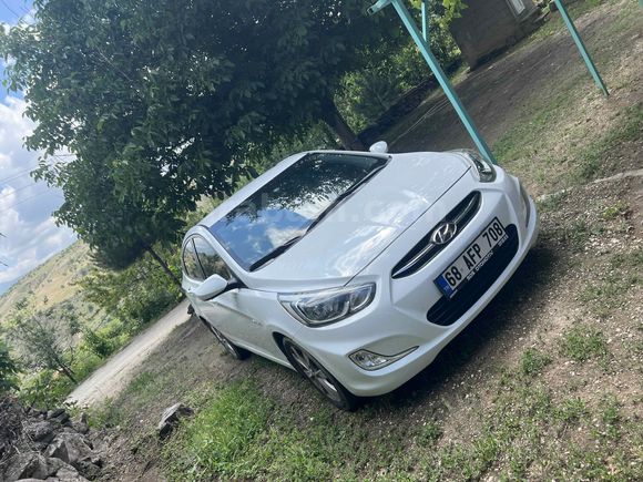 Sahibinden Hyundai Accent Blue 1.6 CRDI Mode Plus 2014 Model 