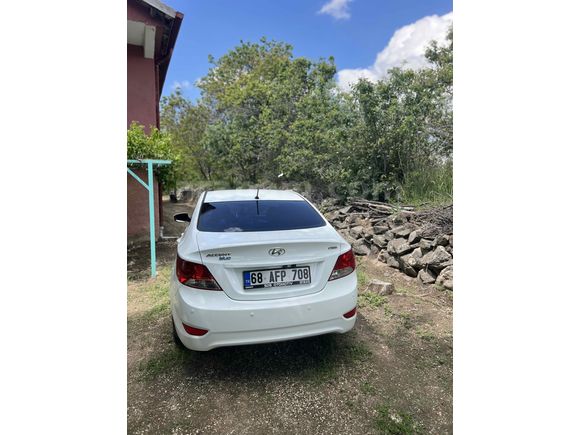 Sahibinden Hyundai Accent Blue 1.6 CRDI Mode Plus 2014 Model 