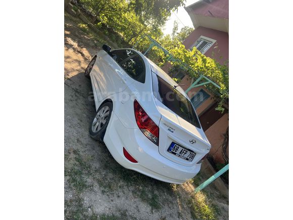 Sahibinden Hyundai Accent Blue 1.6 CRDI Mode Plus 2014 Model 