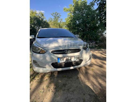 Sahibinden Hyundai Accent Blue 1.6 CRDI Mode Plus 2014 Model 
