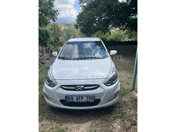 Sahibinden Hyundai Accent Blue 1.6 CRDI Mode Plus 2014 Model 