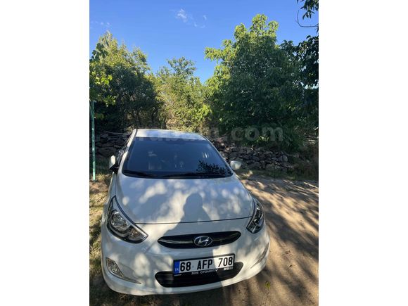 Sahibinden Hyundai Accent Blue 1.6 CRDI Mode Plus 2014 Model 