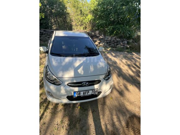Sahibinden Hyundai Accent Blue 1.6 CRDI Mode Plus 2014 Model 