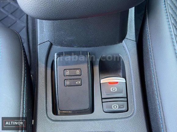 ALTINOK MOTORS'DAN CLİO ESPRİT ALPİNE LANSMAN RENK