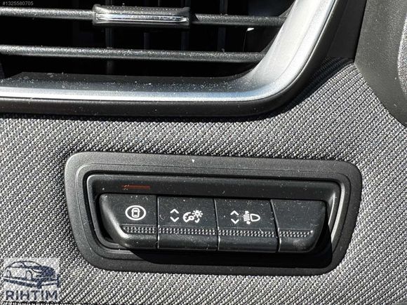 2025 RENAULT CLİO TECHNO ESPİRİT ALPİNE 35000 KM GARANTİLİ