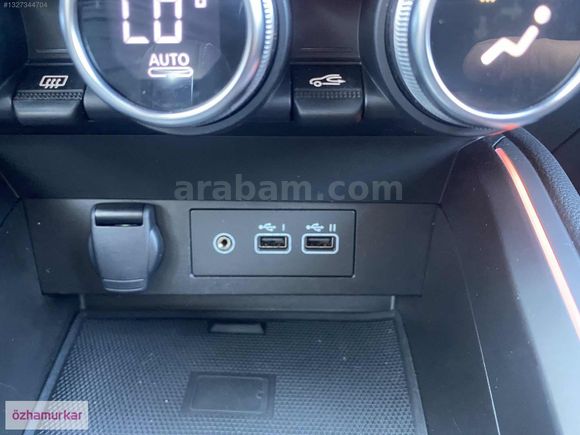 ÖZHAMURKAR-ORJNAL RENAULT CLİO 1.0 TECHNO ESPRİT ALPİNE % 20 KDV