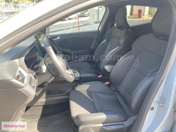 ÖZHAMURKAR-ORJNAL RENAULT CLİO 1.0 TECHNO ESPRİT ALPİNE % 20 KDV