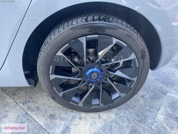 ÖZHAMURKAR-ORJNAL RENAULT CLİO 1.0 TECHNO ESPRİT ALPİNE % 20 KDV