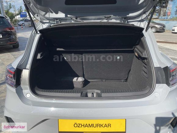 ÖZHAMURKAR-ORJNAL RENAULT CLİO 1.0 TECHNO ESPRİT ALPİNE % 20 KDV