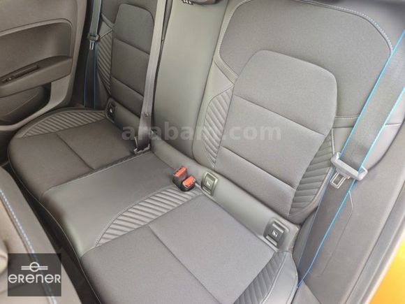 ERENER 2024 RENAULT CLİO 1.0TCE TECHNO ESPRİT ALPİNE 11.000 KM