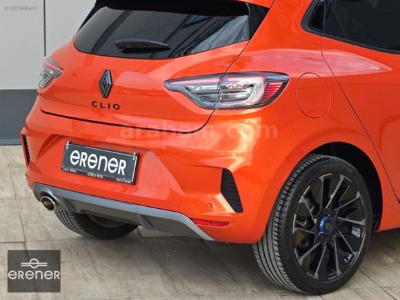 ERENER 2024 RENAULT CLİO 1.0TCE TECHNO ESPRİT ALPİNE 11.000 KM