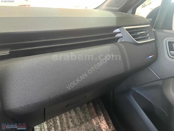 VOLKAN OTOMOTİVDEN 2025 MODEL .20000 KM.1.0TCE CLİO ALPİNE