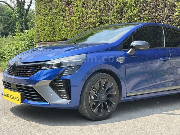 2025 CLİO TECHNO ESPRİT ALPİNE HATASIZ BOYASIZ KUSURSUZ 8.300KM