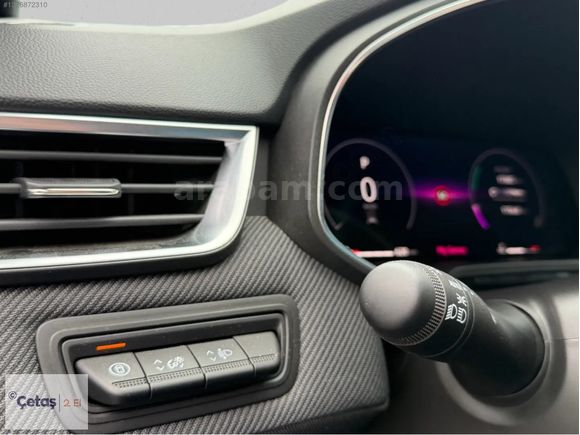 ÇETAŞ RENAULT MAHMUTBEYDEN 2025 1.0 TCE ALPİNE CLİO HATASIZ MAVİ