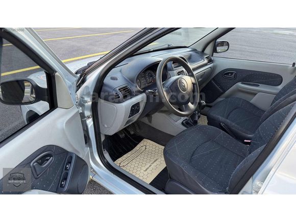 SKR MOTORS'DAN HATASIZ NOKTA BOYASIZ İLK PLAKA EXPRESSİON CLIO