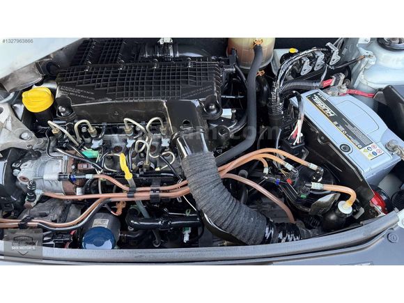 SKR MOTORS'DAN HATASIZ NOKTA BOYASIZ İLK PLAKA EXPRESSİON CLIO