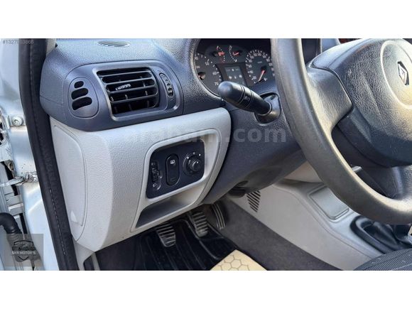 SKR MOTORS'DAN HATASIZ NOKTA BOYASIZ İLK PLAKA EXPRESSİON CLIO