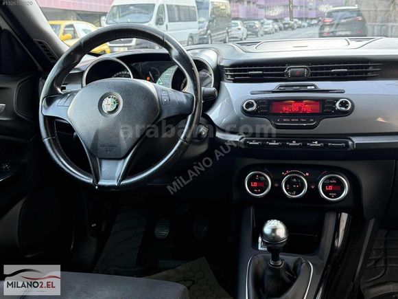 MİLANO 2.ELDEN ALFA ROMEO GİULİETTA DİSTİNCTİVE /HATASIZ