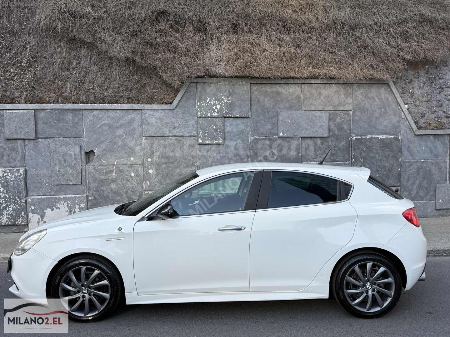 Galeriden Alfa Romeo Giulietta 1.6 JTD Distinctive 2012 Model İstanbul 268.000 km Beyaz 4