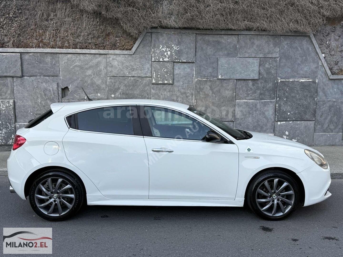 Galeriden Alfa Romeo Giulietta 1.6 JTD Distinctive 2012 Model İstanbul 268.000 km Beyaz 5