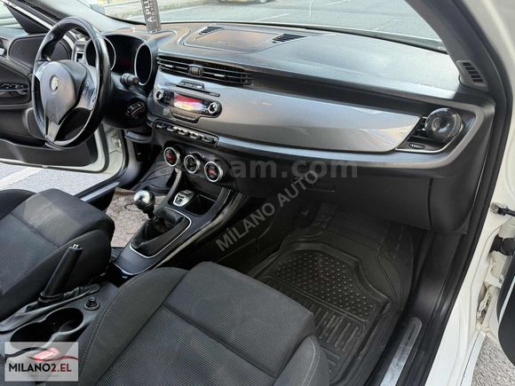 MİLANO 2.ELDEN ALFA ROMEO GİULİETTA DİSTİNCTİVE /HATASIZ