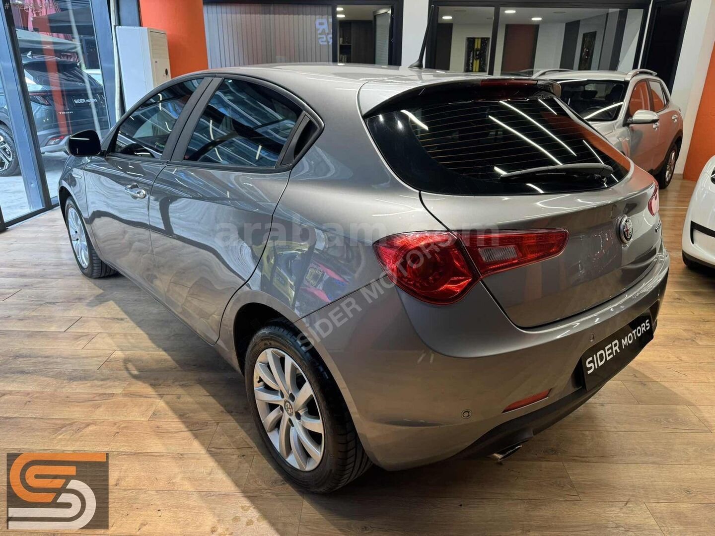 Galeriden Alfa Romeo Giulietta 1.6 JTD Progression 2018 Model İstanbul 119.500 km Gri 5