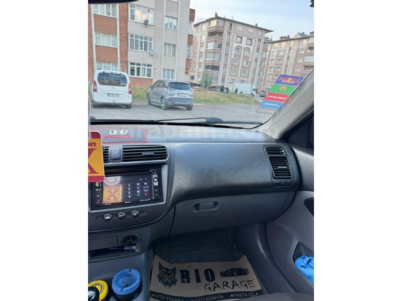 Honda Civic 1.6i VTEC ES 2001 Model