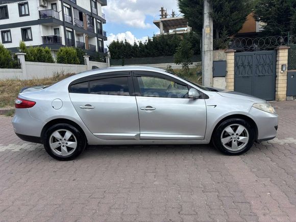 2010 MODEL FLUENCE TERTEMİZ AİLE ARACI HASAR KAYITSIZ