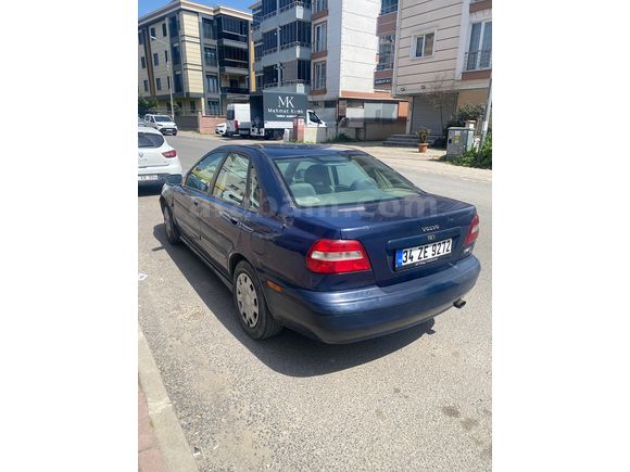 Sahibinden Volvo S40 1.6 2001 Model sorunsuz. 
