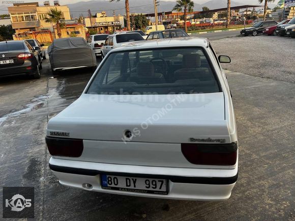 Renault 9 BROADWAY 1997 model