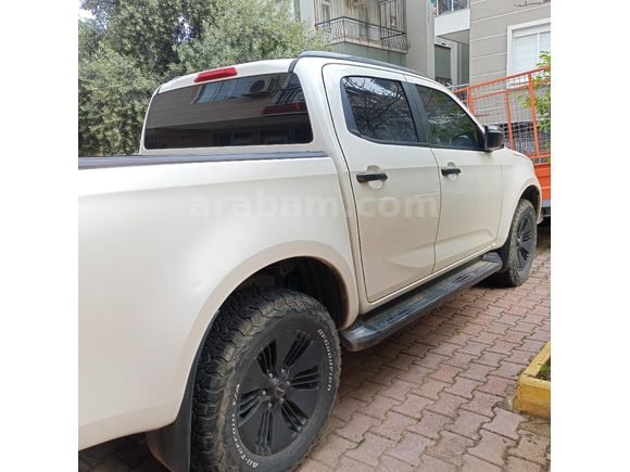 Sahibinden Isuzu D-Max 1.9 D 4x4 V-Cross 2021 Model