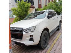 Sahibinden Isuzu D-Max 1.9 D 4x4 V-Cross 2021 Model