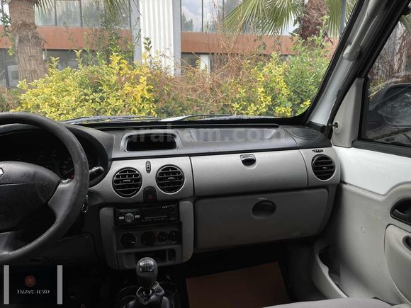 YILDIZ'DAN 2004 RENAULT KANGOO 1.5 dCi HATASIZ İLK PLAKA