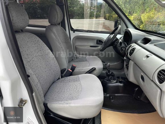 YILDIZ'DAN 2004 RENAULT KANGOO 1.5 dCi HATASIZ İLK PLAKA