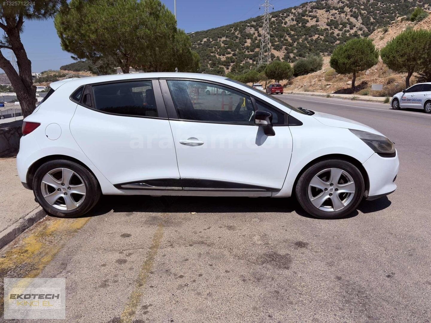 Galeriden Renault Clio 0.9 TCe Touch 2012 Model Muğla 216.000 km Beyaz 4