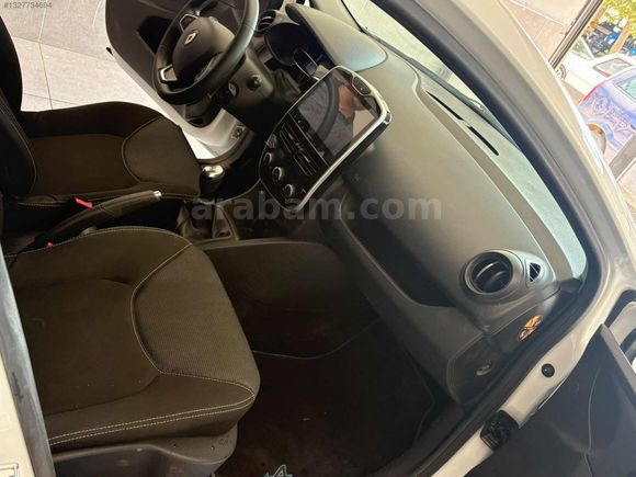 BAKIMLARI YAPILMIŞ SIFIR KOKUSU ÜZERNDE SADECE 47 BİNDE CLIO 4