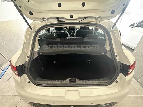 BAKIMLARI YAPILMIŞ SIFIR KOKUSU ÜZERNDE SADECE 47 BİNDE CLIO 4