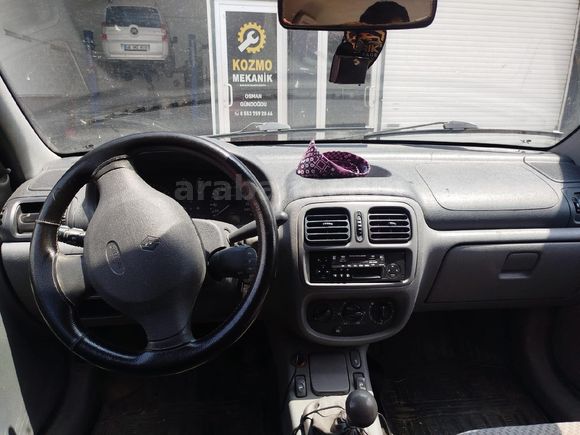 Sahibinden Renault Clio 1.4 RN 2001 Model