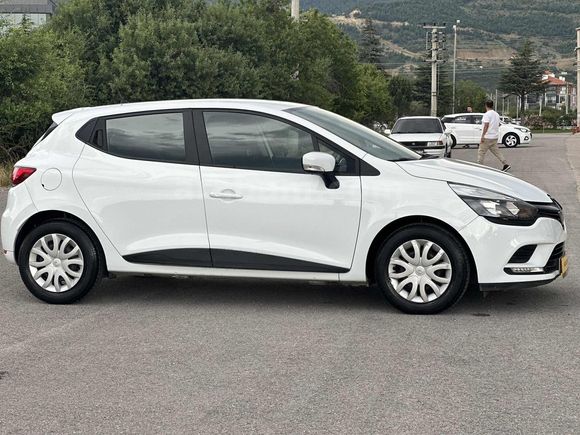 İLK SAHBİNDEN 96.000 Km'de 0.9 TCe CLİO