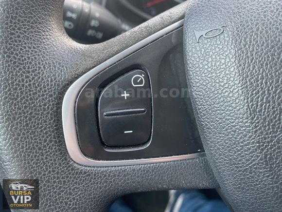 BURSA VIP OTOMOTİV CLİO 0,9 TCE 2020 MANUEL