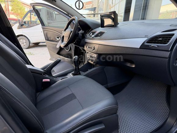 HATASIZ EMSALSİZ 2012 FLUANCE 1.6 DİNAMİK TAM DOLU 127.000km