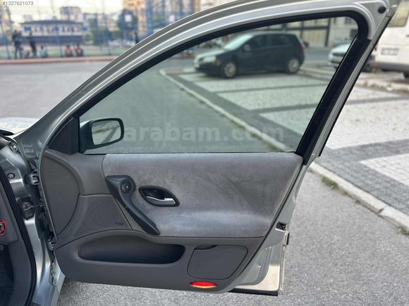 2003 RENAULT LAGUNA 1,6 LPG Lİ PİVİLEGE KONUŞAN PAKET 235 BİNDE