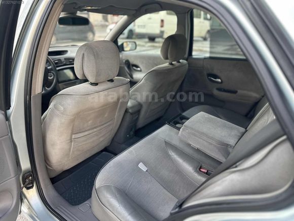 2003 RENAULT LAGUNA 1,6 LPG Lİ PİVİLEGE KONUŞAN PAKET 235 BİNDE