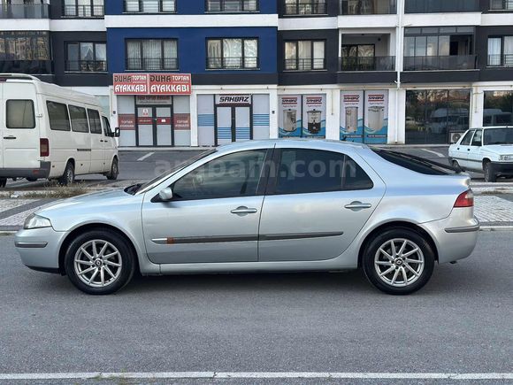 2003 RENAULT LAGUNA 1,6 LPG Lİ PİVİLEGE KONUŞAN PAKET 235 BİNDE