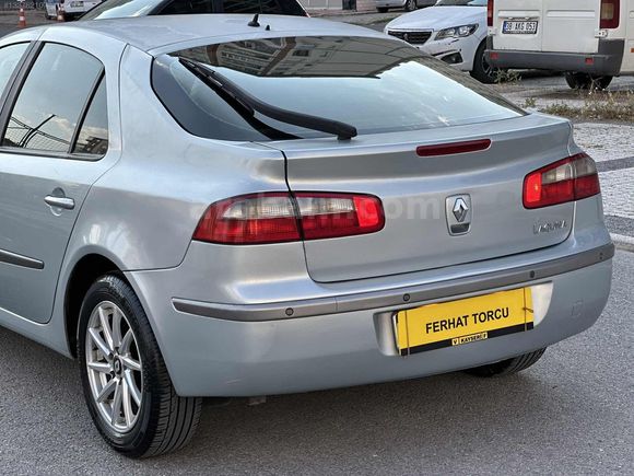 2003 RENAULT LAGUNA 1,6 LPG Lİ PİVİLEGE KONUŞAN PAKET 235 BİNDE