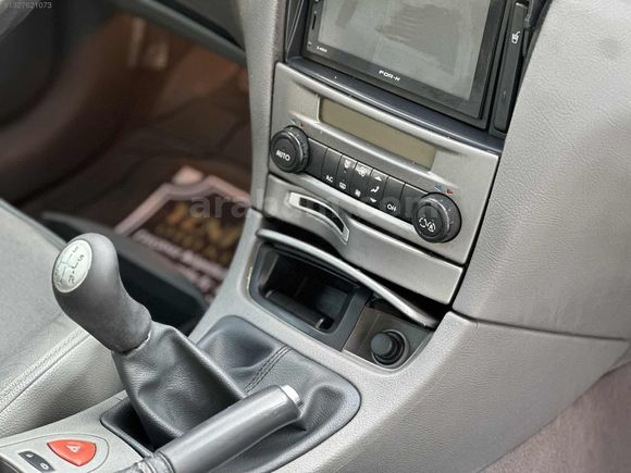 2003 RENAULT LAGUNA 1,6 LPG Lİ PİVİLEGE KONUŞAN PAKET 235 BİNDE