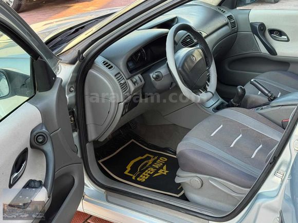 2004 MODEL RENAULT LAGUNA 1.6 PRİVİLEGE