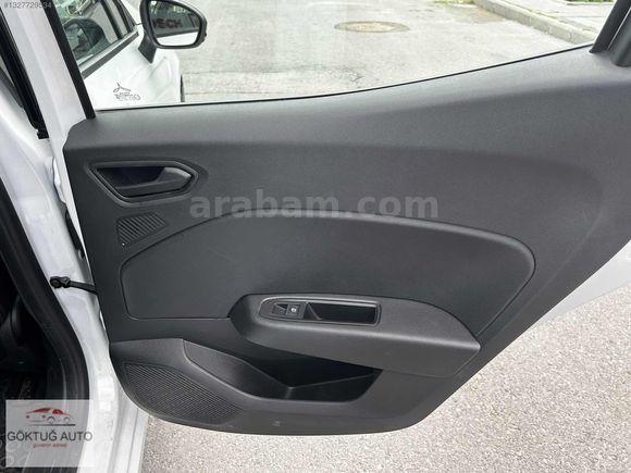 2023 MODEL RENAULT CLİO 1.0 SCE EQULİBRE 22.000 KM DE % 20 KDV